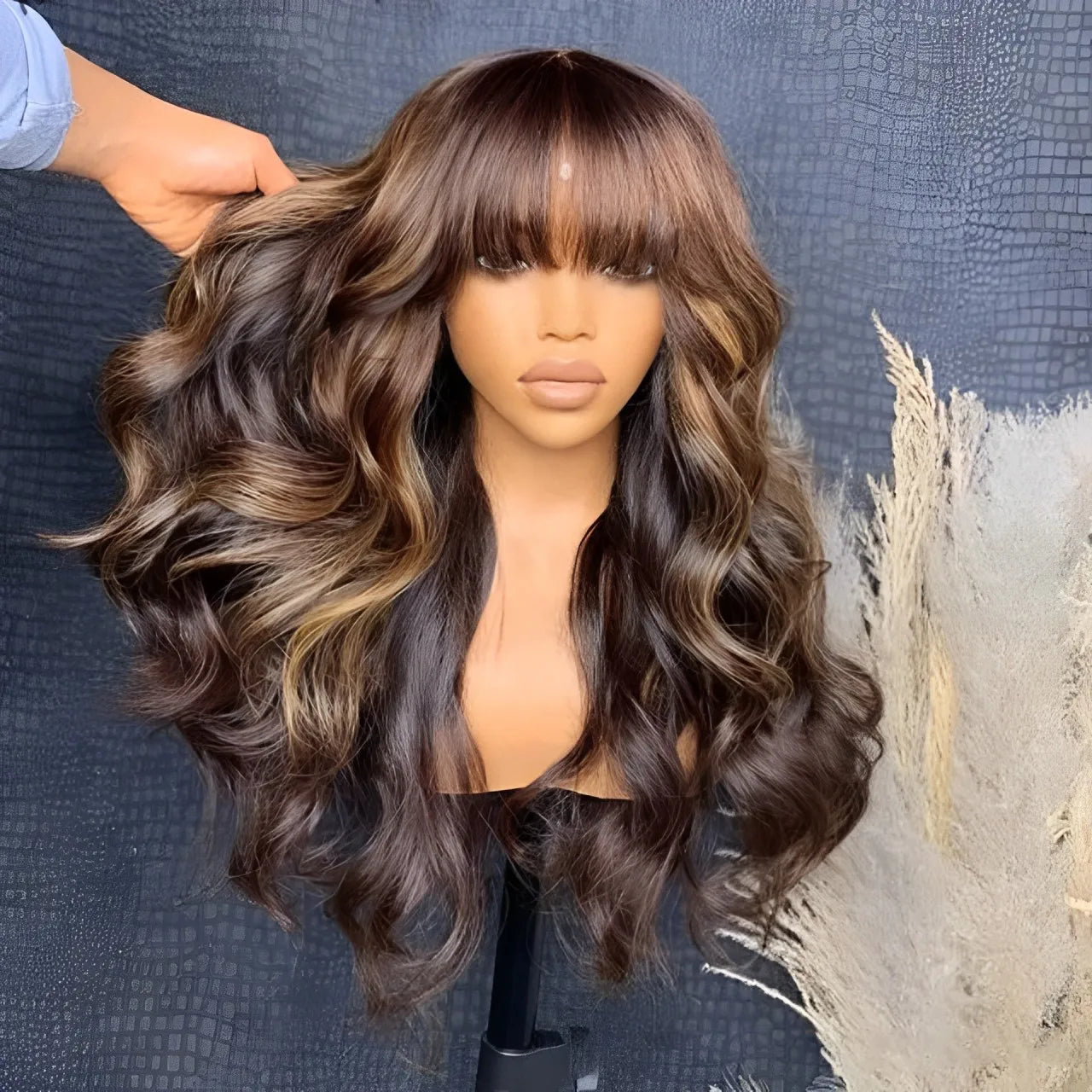 180D Highlight Body Wave Human Hair Wig With Bangs Wear To Go Ombre Blonde Brazilian Body Wavy Human Hair Wigs For Women